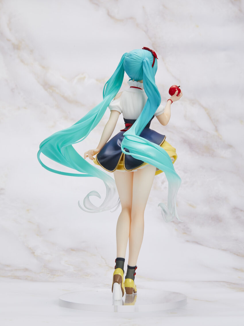 Pre-order: HATSUNE MIKU WONDERLAND SNOW WHITE FIGURE. ESTIMATE SHIP DATE JUNE 2025