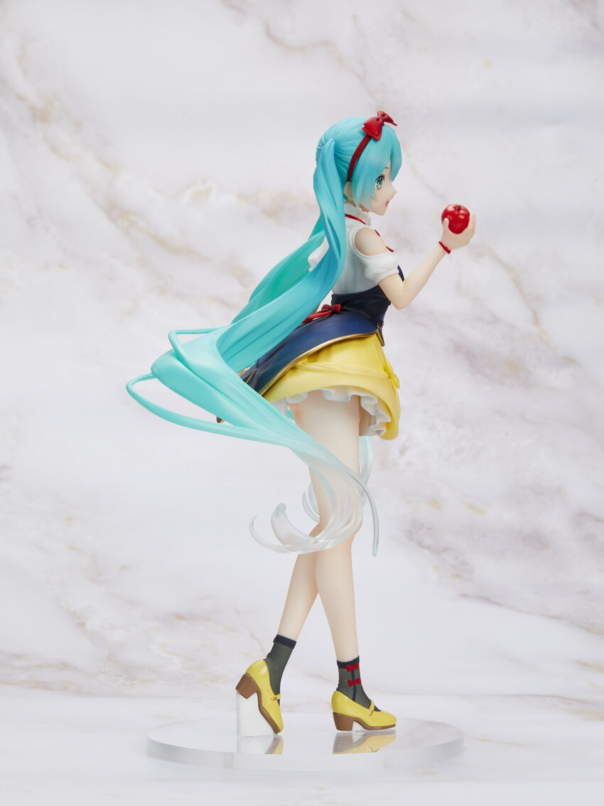 Pre-order: HATSUNE MIKU WONDERLAND SNOW WHITE FIGURE. ESTIMATE SHIP DATE JUNE 2025
