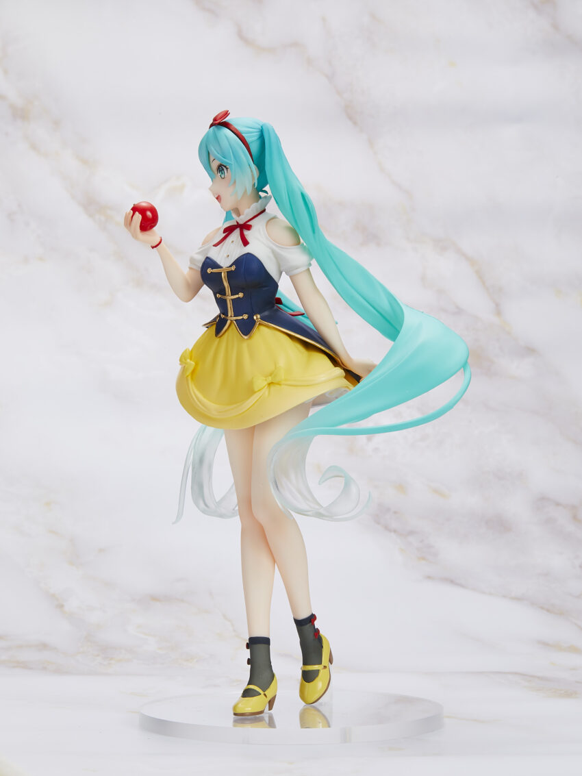 Pre-order: HATSUNE MIKU WONDERLAND SNOW WHITE FIGURE. ESTIMATE SHIP DATE JUNE 2025