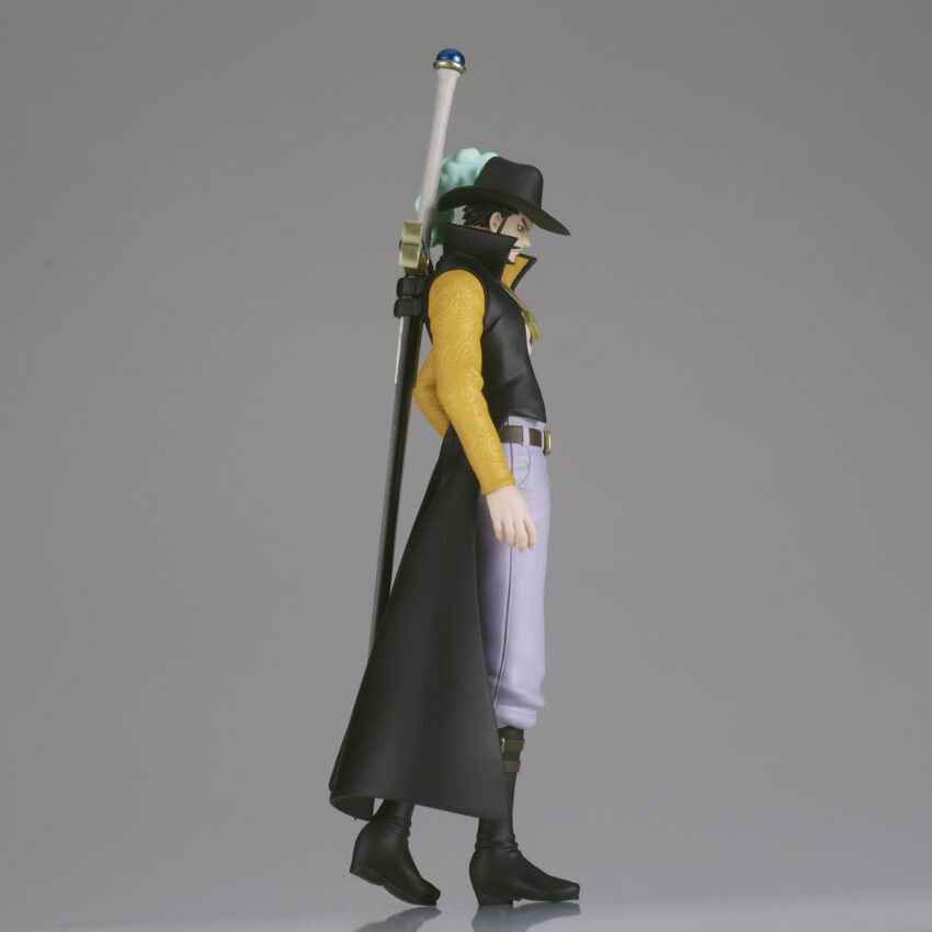 ONE PIECE THE SHUKKO DRACULE MIHAWK FIGURE