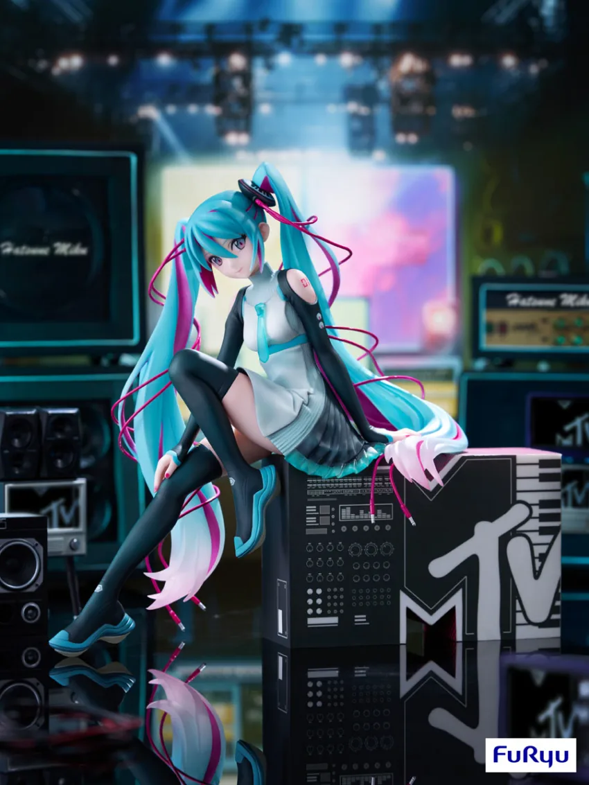 HATSUNE MIKU X MTV 1/7 PVC FIGURE