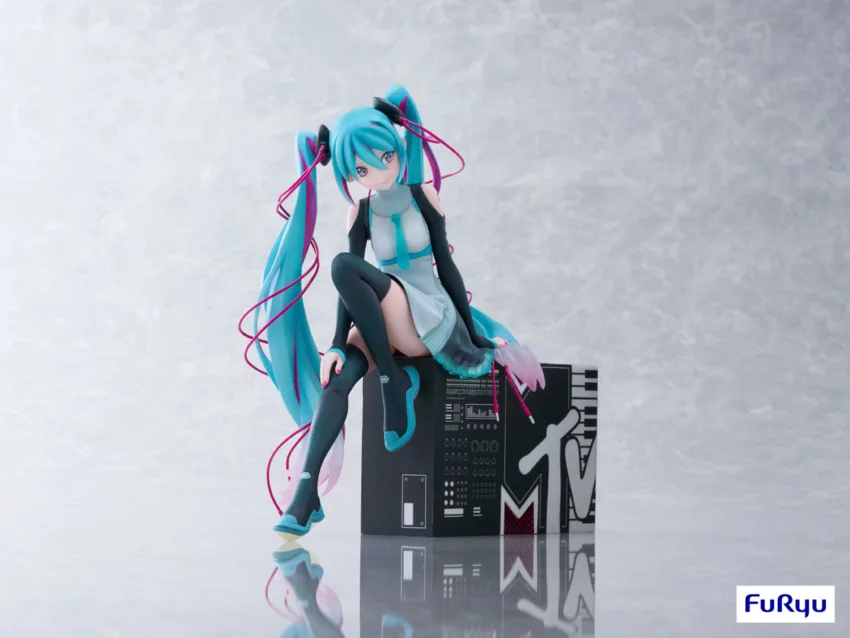 HATSUNE MIKU X MTV 1/7 PVC FIGURE
