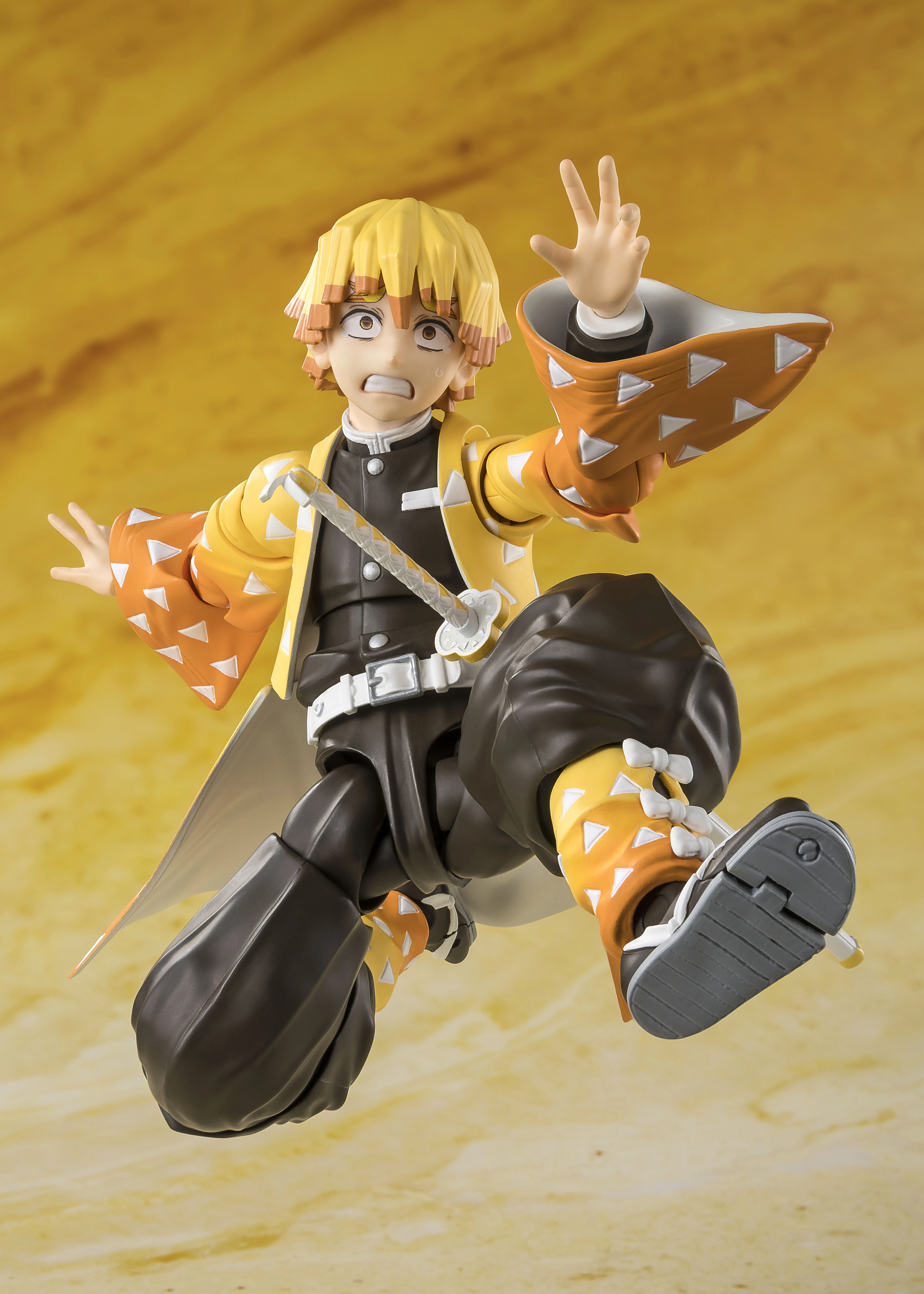 Demon Slayer Kimetsu no Yaiba Zenitsu Agatsuma S.H.Figuarts ACTION FIGURE