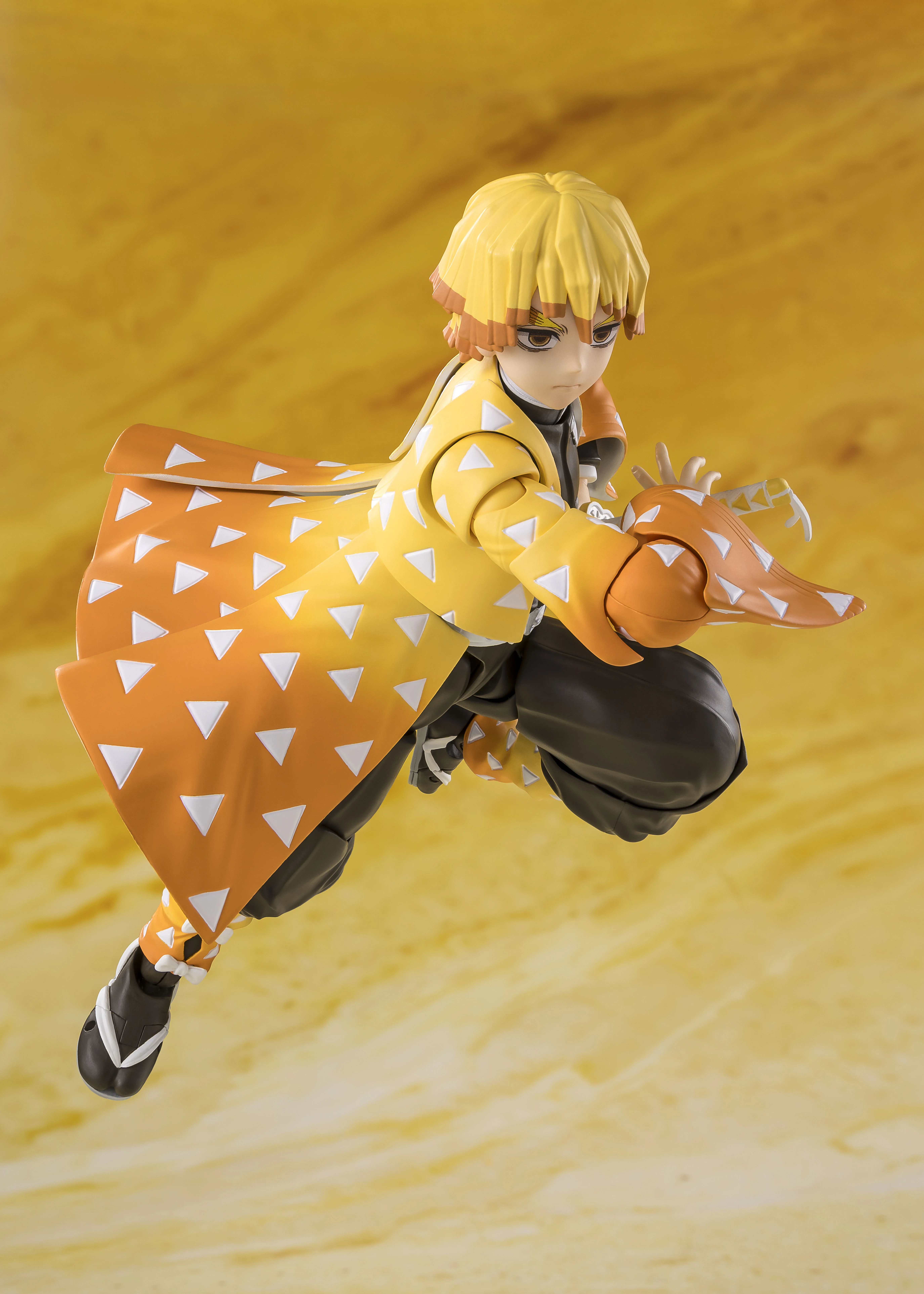 Demon Slayer Kimetsu no Yaiba Zenitsu Agatsuma S.H.Figuarts ACTION FIGURE