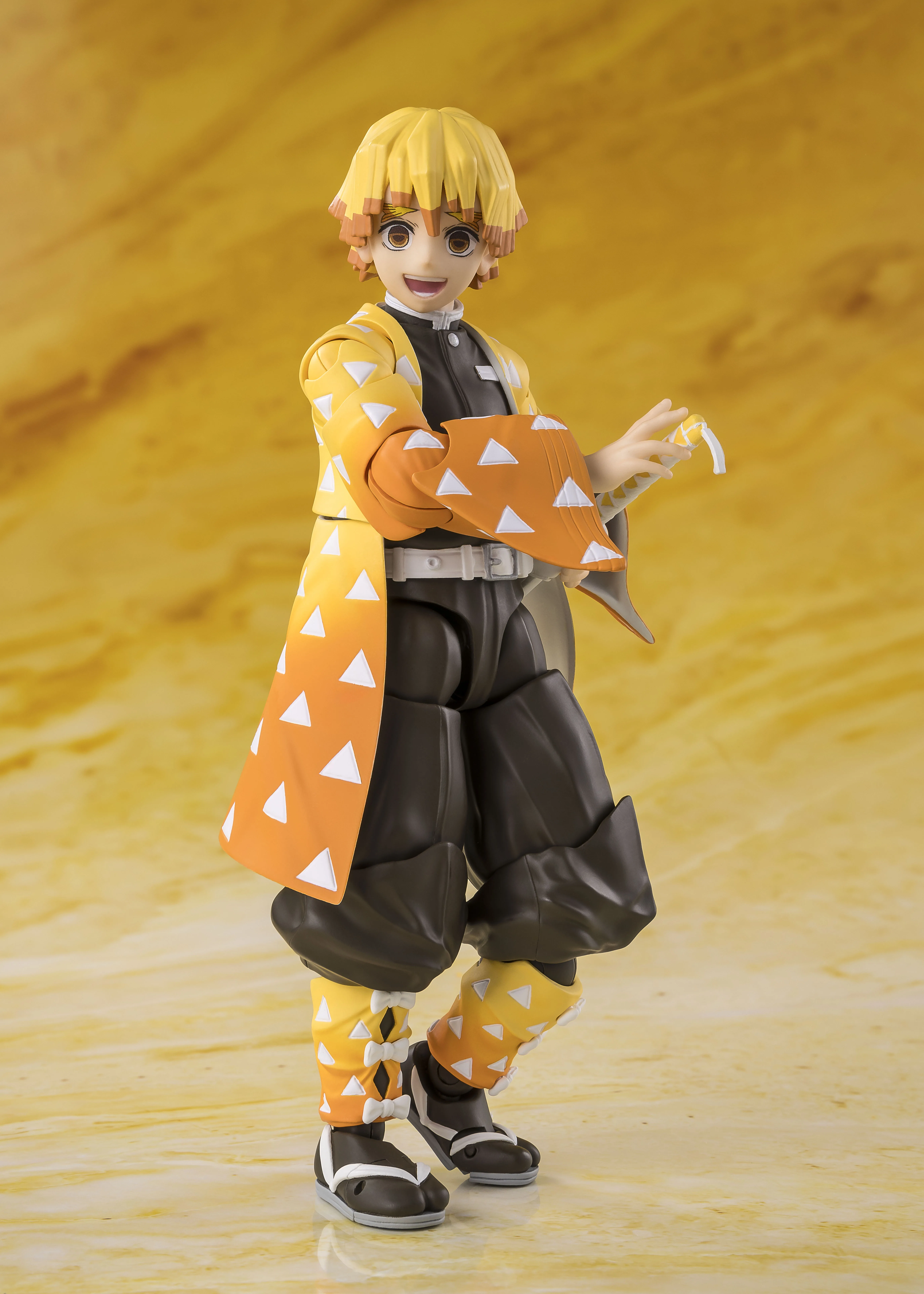 Demon Slayer Kimetsu no Yaiba Zenitsu Agatsuma S.H.Figuarts ACTION FIGURE