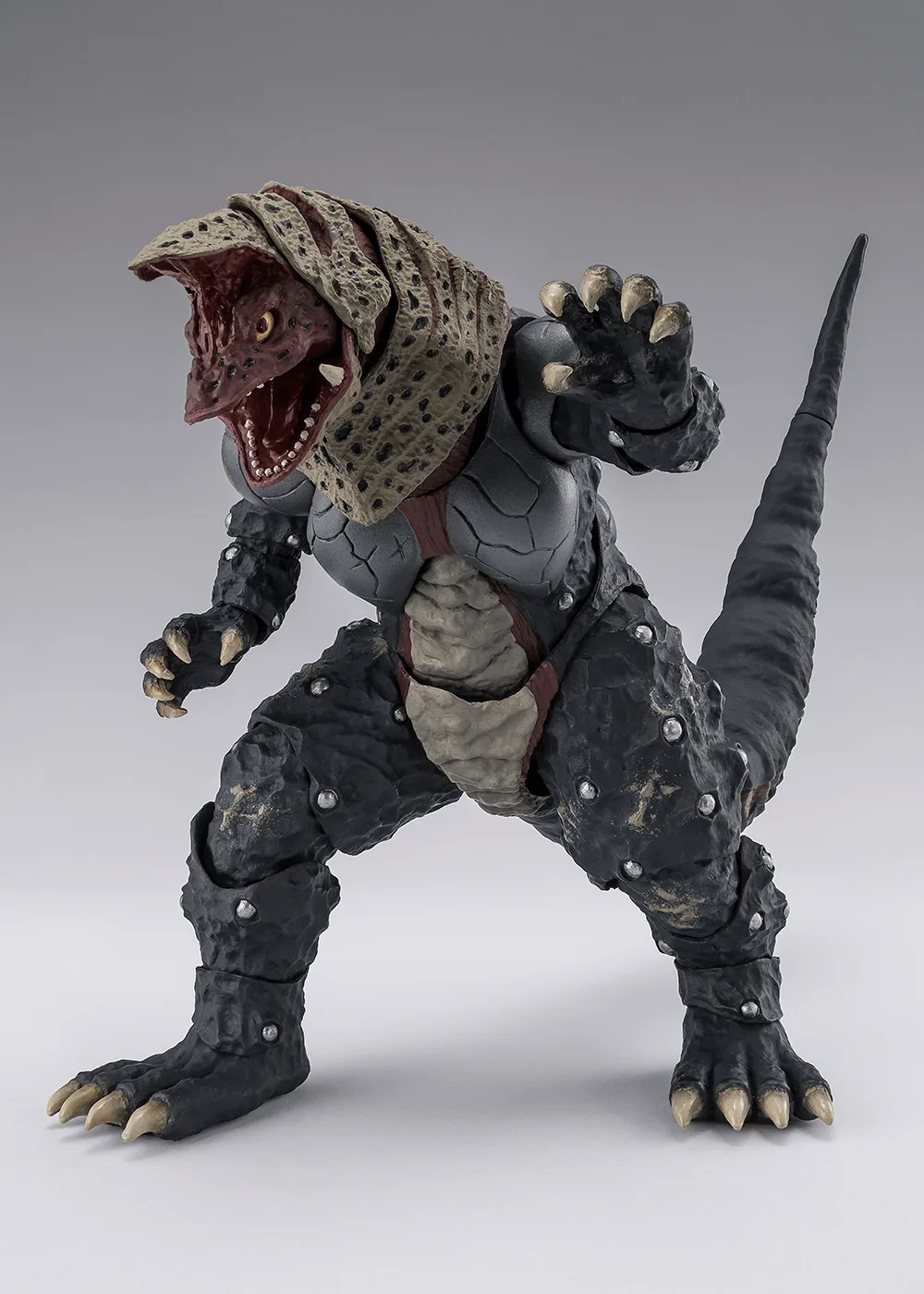Pre order: Ultraman GOLZA 30th Anniversary Edition S.H.Figuarts ACTION FIGURE. EST SHIP DATE JAN 2027