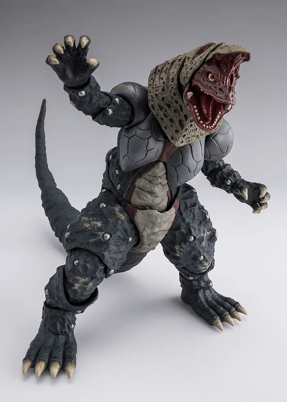 Pre order: Ultraman GOLZA 30th Anniversary Edition S.H.Figuarts ACTION FIGURE. EST SHIP DATE JAN 2027